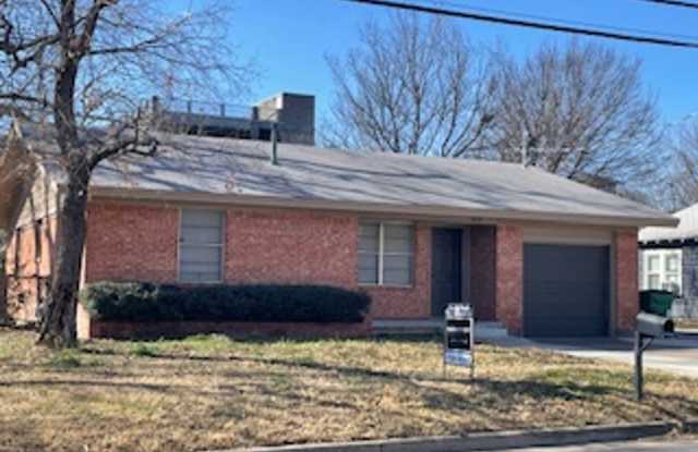 2/1/1 , 2 Blocks from TSU Campus photos photos