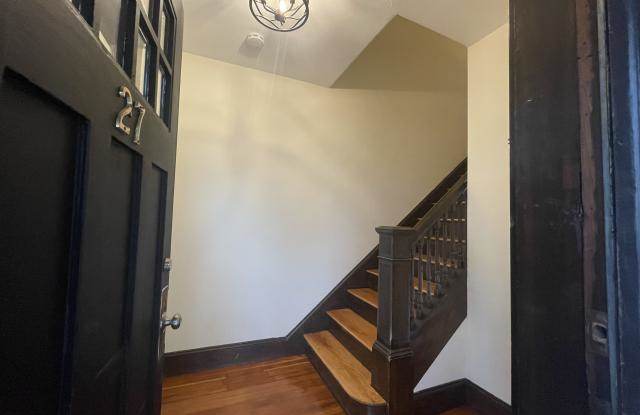 27 Florence Ave. Gallery 3