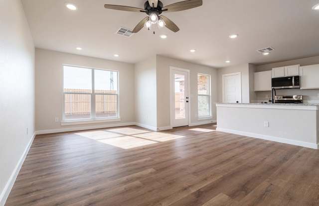 $500 off!! Gallery 3