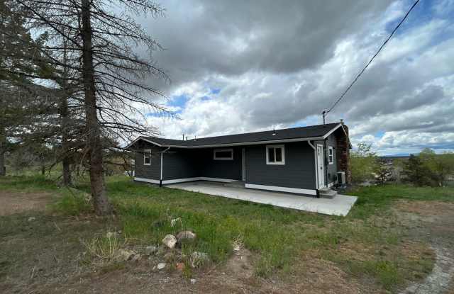 Country Living - 3 Bedroom / 2 Bathroom Home in Madras photos photos