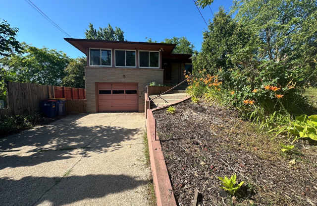 Three Bedroom Single Family Home on NW Side! photos photos