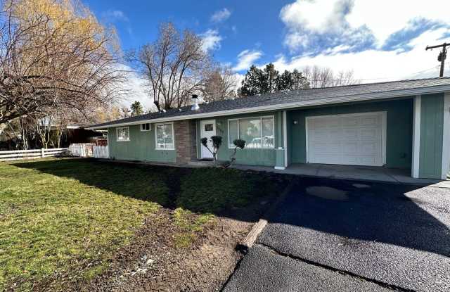 3 Bedroom 2 Bath Home in Suburbs photos photos