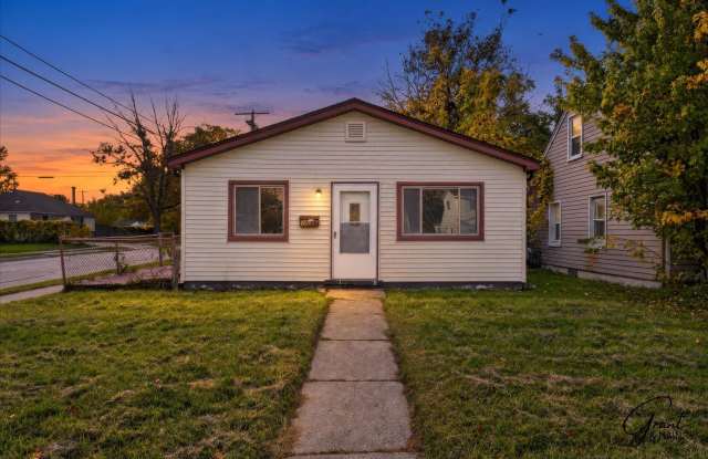 $1350 3 bedrooms Gallery 1