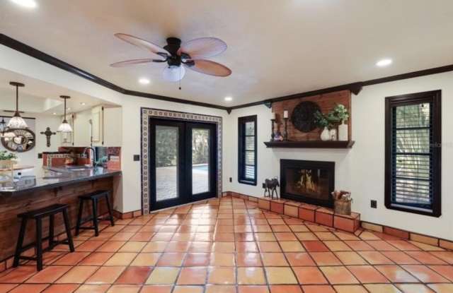 2077 Racimo Dr photos photos