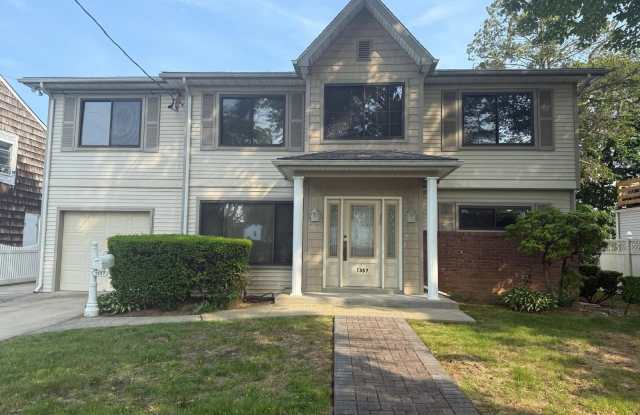 1357 Kew Avenue photos photos