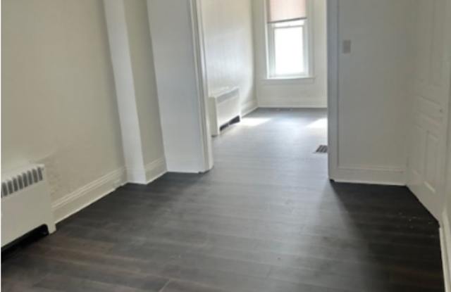 611 West King Street - 2 photos photos