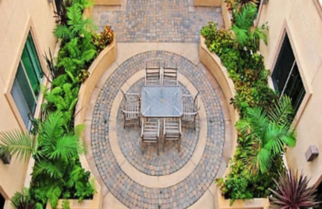 Plaza on California Gallery 2