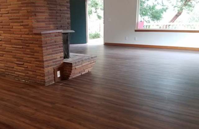 3 Bedroom in town with a view! photos photos