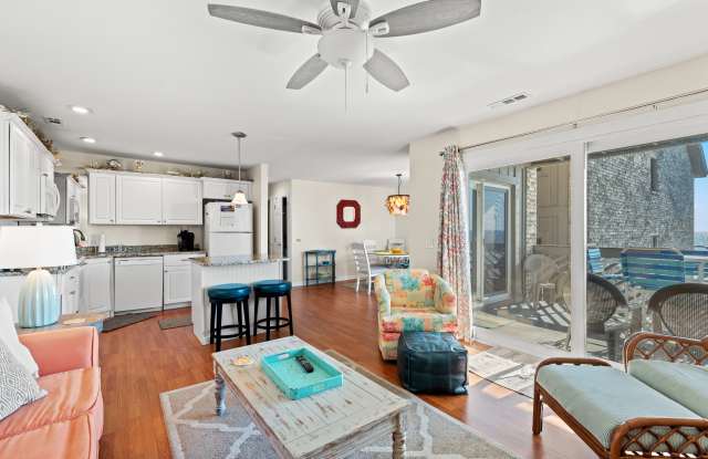 618 N Waccamaw Dr Gallery 2