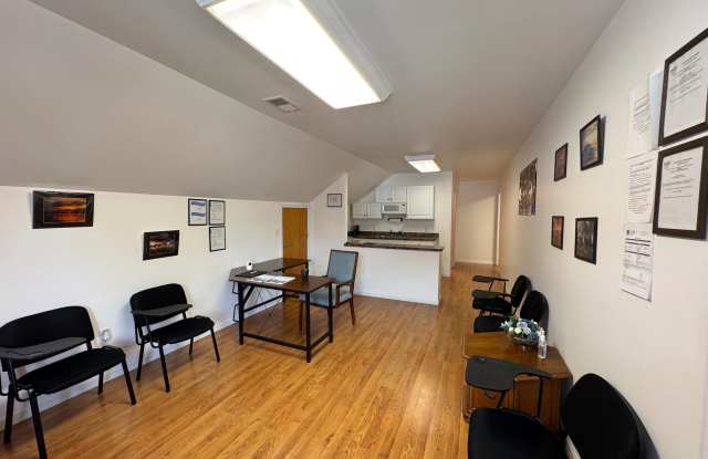 114 SAINT CLAIRE Place unit: 202 photos photos