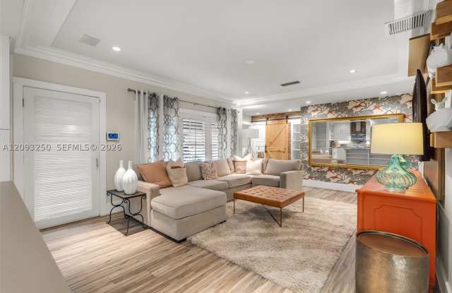 700 Vilabella Ave Gallery 2