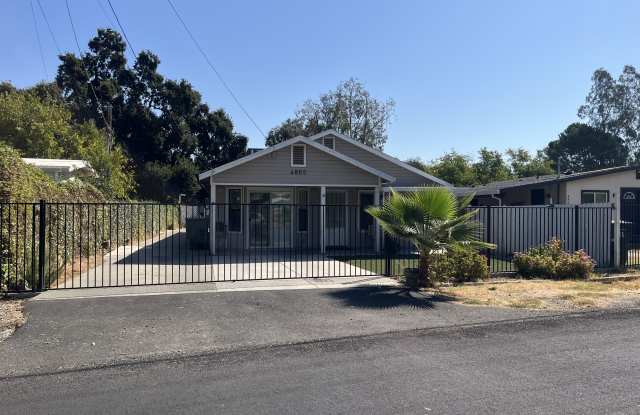 4865 Pacific Avenue Gallery 1