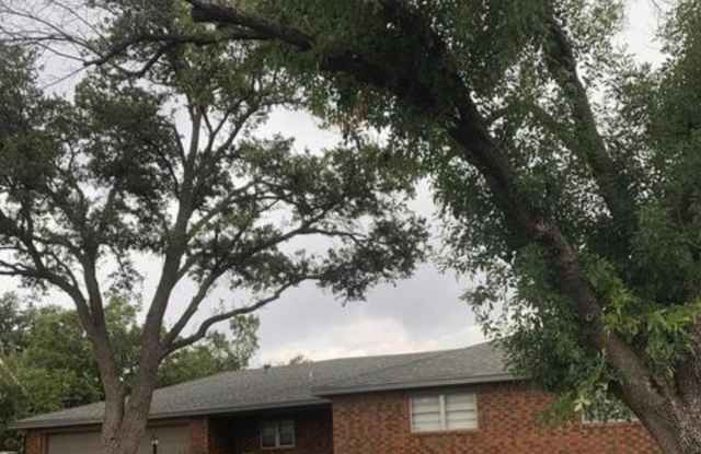 2820 Lindenwood Drive photos photos