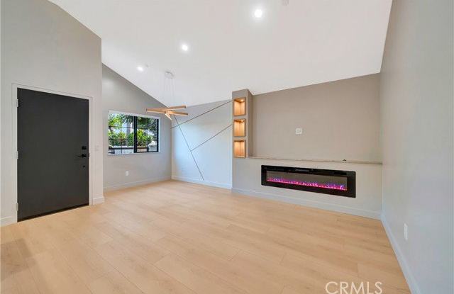 15741 Valerio Street Gallery 3