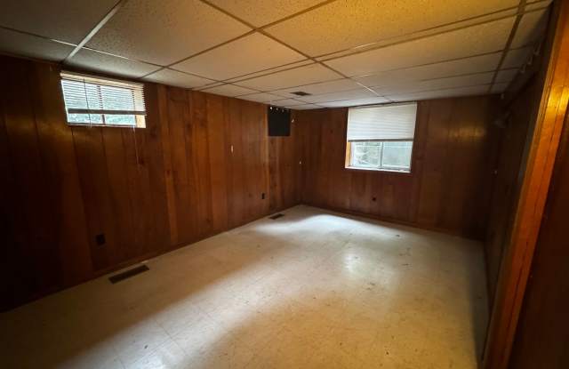 Large historic home close to Campus! Gallery 1