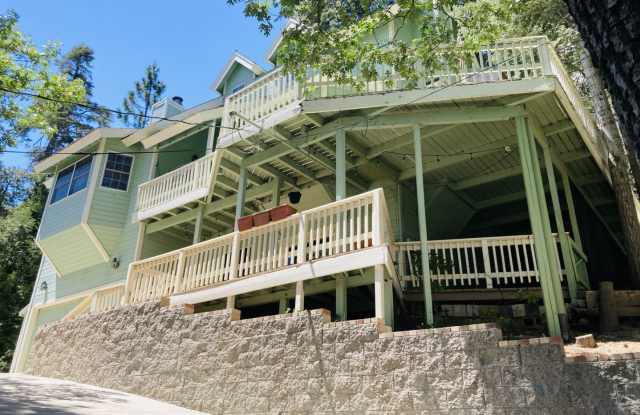 Spectacular Mountain Family Home photos photos