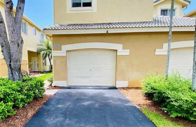 2433 Pasadena Way photos photos