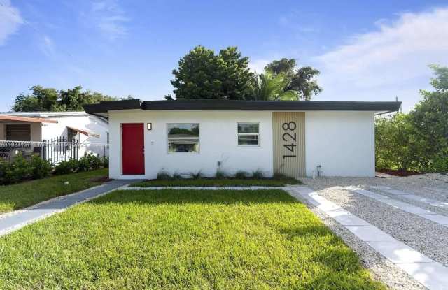 1428 NE 153rd Ter photos photos