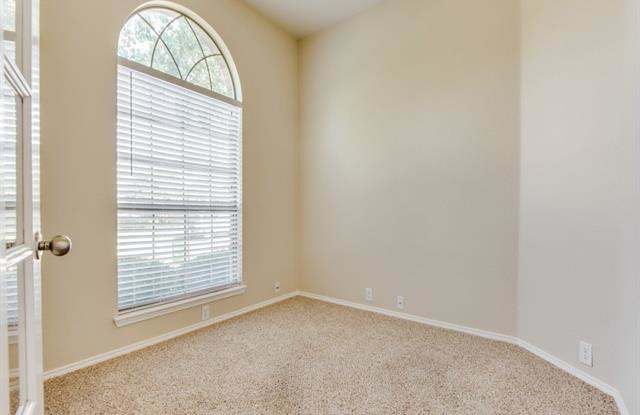 2443 Falcon Point Drive Gallery 4