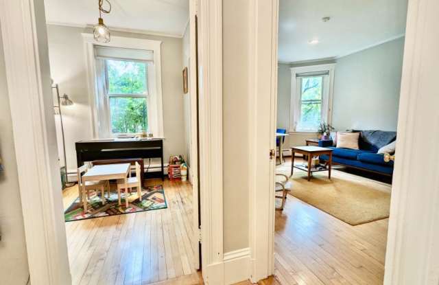 315 Harvard St. Gallery 4