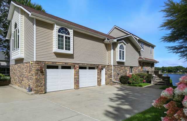 3160 Lexington photos photos