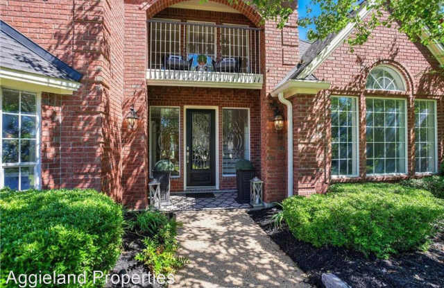 1107 Royal Adelade Drive Gallery 2