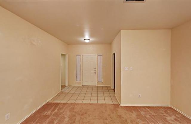 663 Summercrest Boulevard Gallery 2