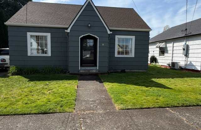 Charming 3 Bedroom with a Large Fenced Yard! photos photos