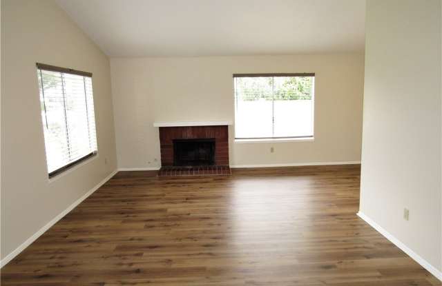 1033 Acacia Drive Gallery 2