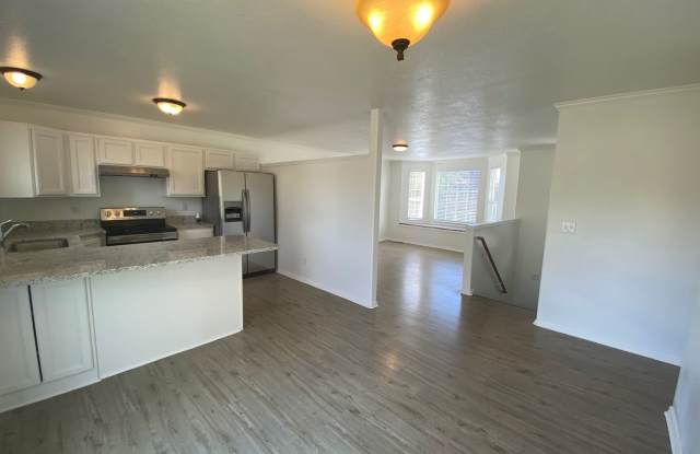 Beautiful 4 bedroom Home in Clinton Gallery 1