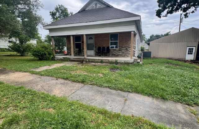 1402 E Furnace Street photos photos