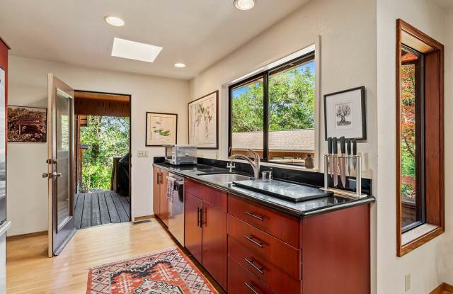 2350 Mill Creek Lane Gallery 4