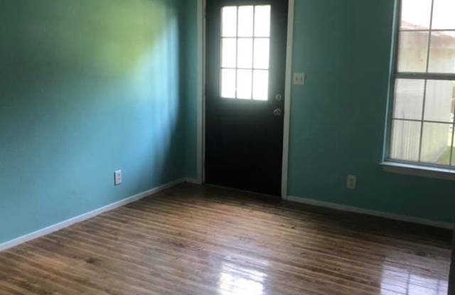 5008 Elm St Gallery 2