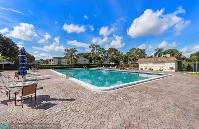 4277 NW 89th Ave photos photos
