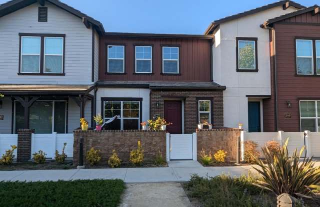 140 Farmhouse Drive photos photos