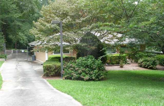 6107 Harleston Road Gallery 2