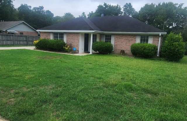3 Bed 2 Bath Ranch Style House Gallery 3