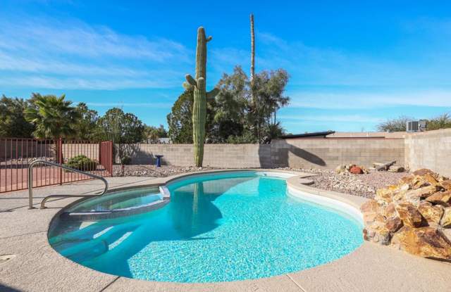 Spacious 4 Bedroom 2 Bathroom home with Private Pool  Arizona Room! photos photos