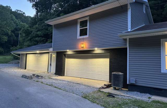 536 Whitley Ln Gallery 3