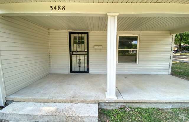 3 bedroom 2 bathroom near Summer and Highland Gallery 4