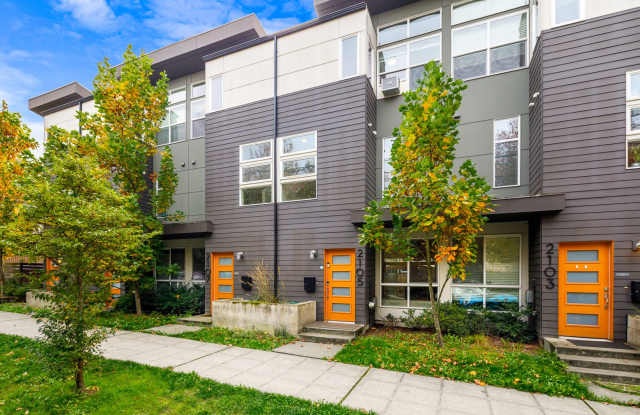 Newer 3 Bed 2.5 Bath Townhouse Close to Downtown photos photos Newer 3 Bed 2.5 Bath Townhouse Close to Downtown photos photos