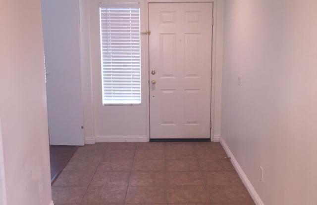 3Bd / 2.5Ba + DEN & Loft! Snowbell Ln. (92553) Gallery 3