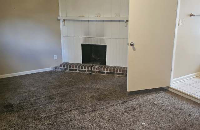 8607 Montery Road Gallery 4
