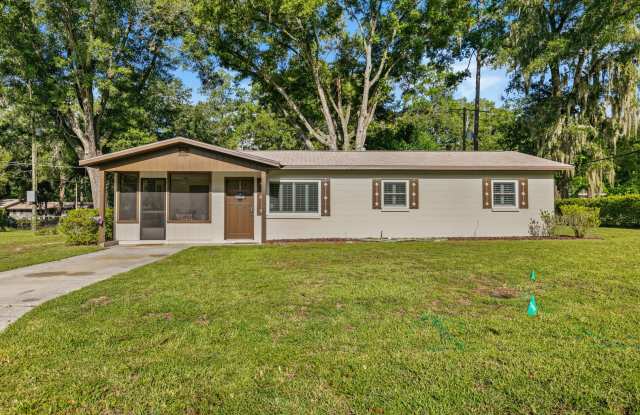 Beautifully Renovated 3 Bedroom 1 Bath Home on Large Corner Lot photos photos