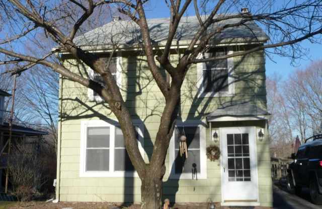 Lovely 2 Bedroom Single Family Home in Historic Monroe District photos photos