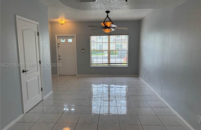 77 SIMONTON CR Gallery 3
