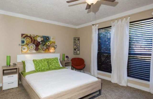 7946 Ray Bon Dr Gallery 1