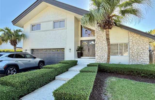 10802 SW 142nd Ct photos photos