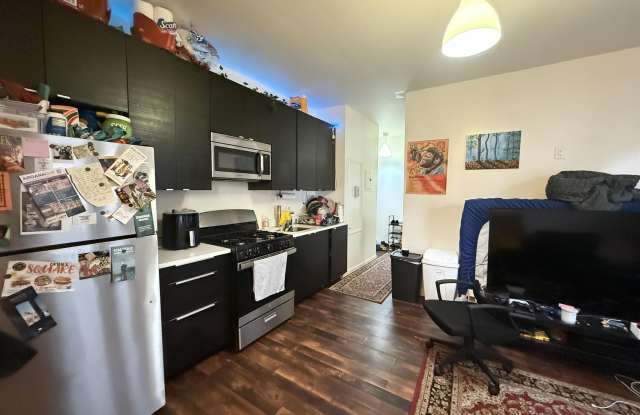 160 VROOM ST photos photos
