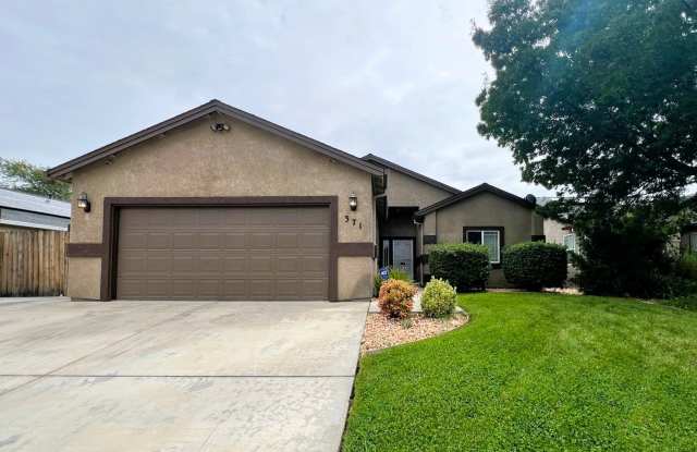 Beautiful 3 bedroom 2 bath home in Red Bluff near Schools & Shopping Gallery 1